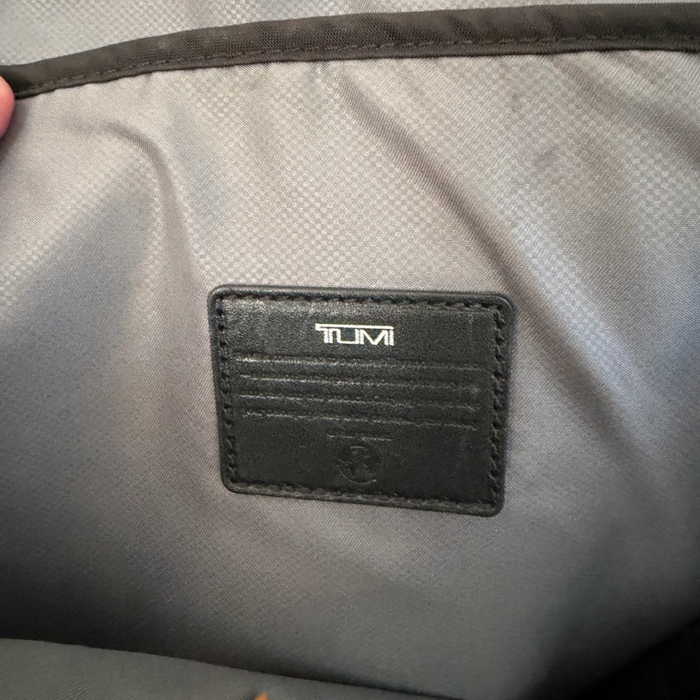 Tumi Voyageur Essential backpack -black - Picture 3 of 5